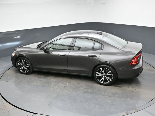 Used 2025 Volvo S60 B5 Plus image 36