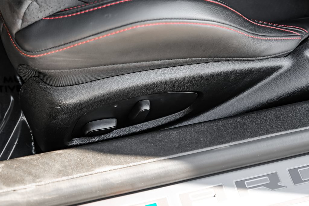 Used 2022 Chevrolet Camaro ZL1 RWD image 40