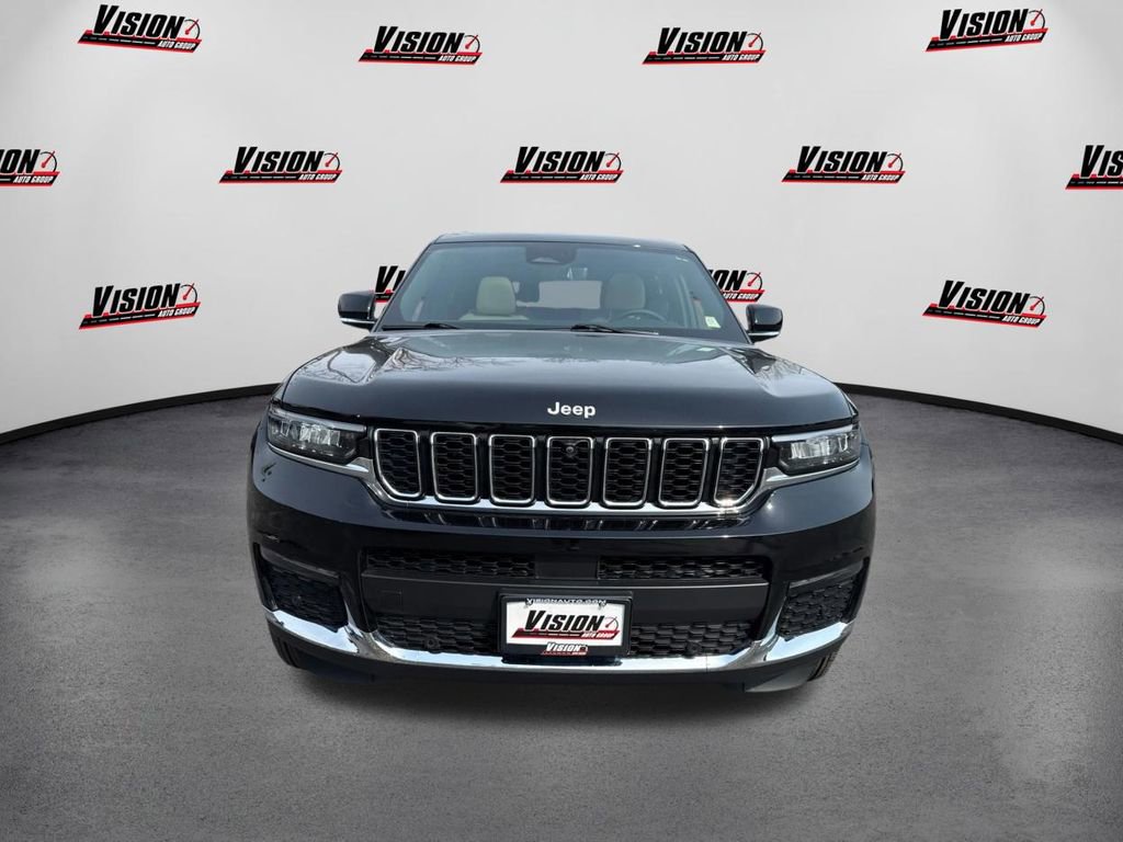 Used 2025 Jeep Grand Cherokee L Limited w/ Luxury Tech Group II image 2