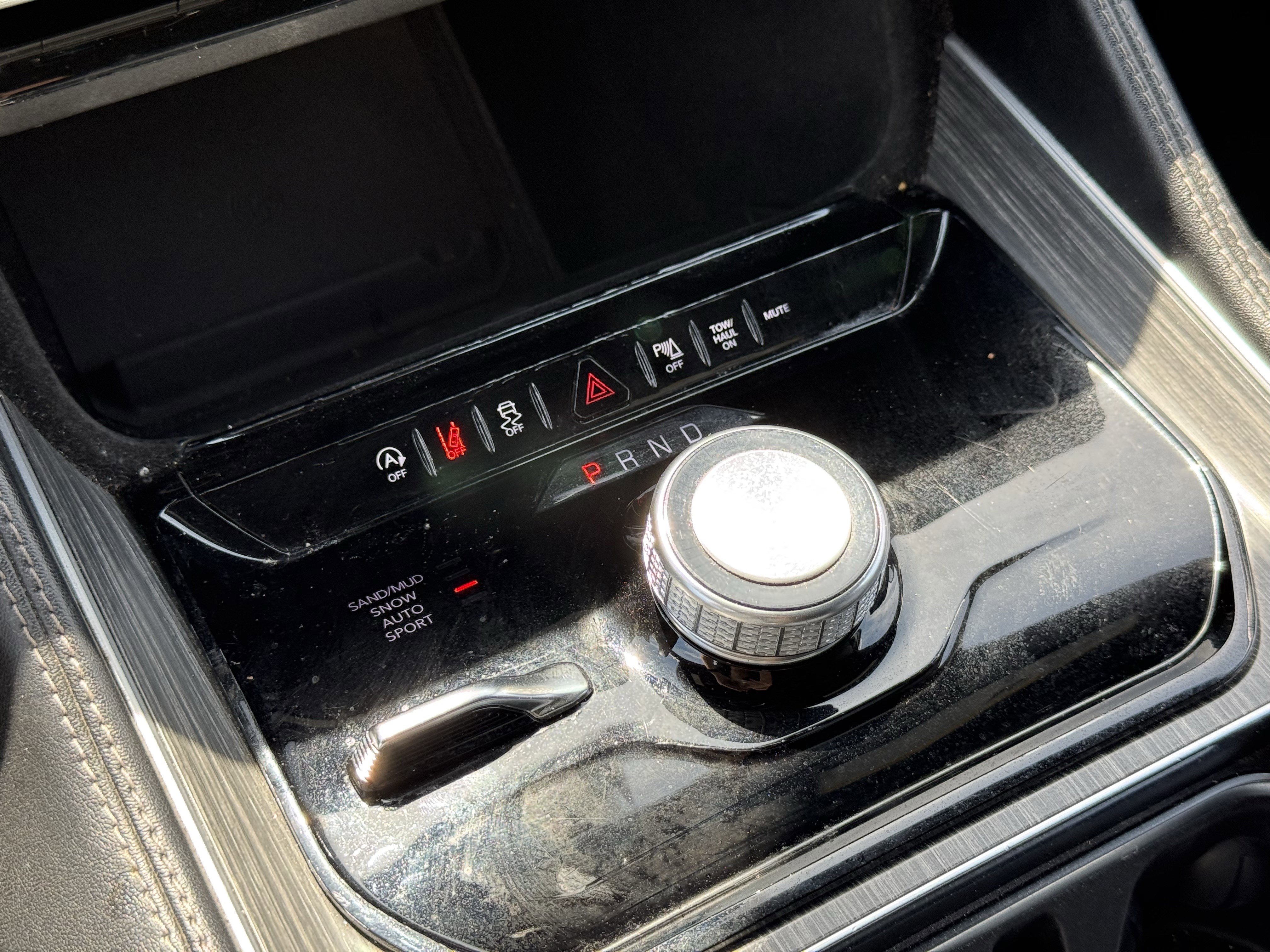 Used 2024 Jeep Wagoneer L Series II w/ Flexible Seating Group image 23