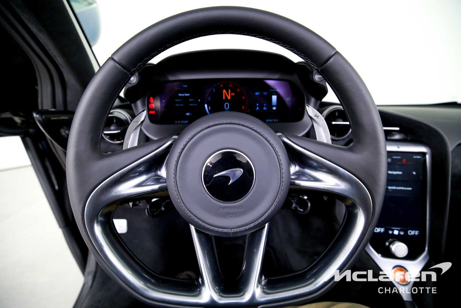Used 2026 McLaren 750S Spider RWD image 16