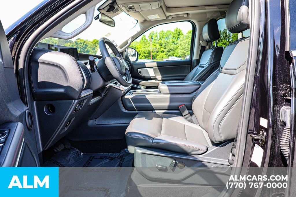 Used 2025 Ford Expedition Active AWD/4WD image 17