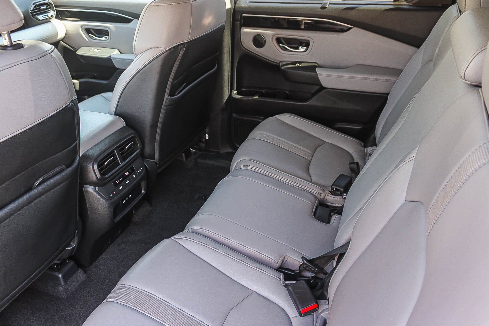 Used 2024 Honda Pilot Touring image 19