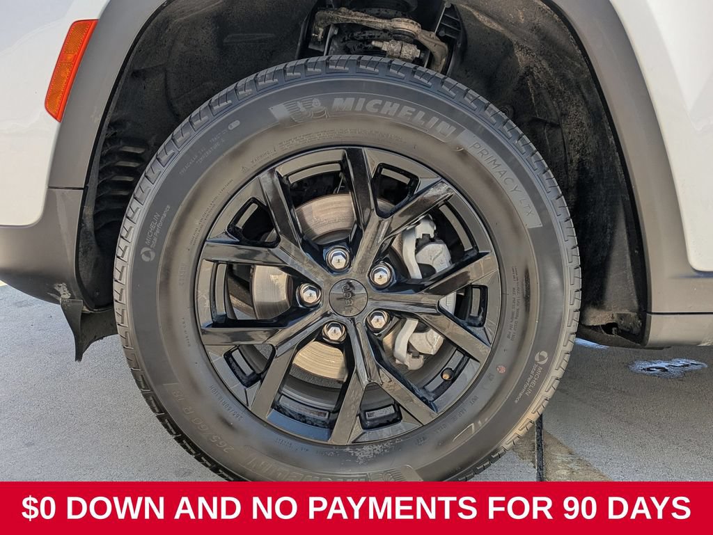 Used 2025 Jeep Grand Cherokee Altitude AWD/4WD image 31