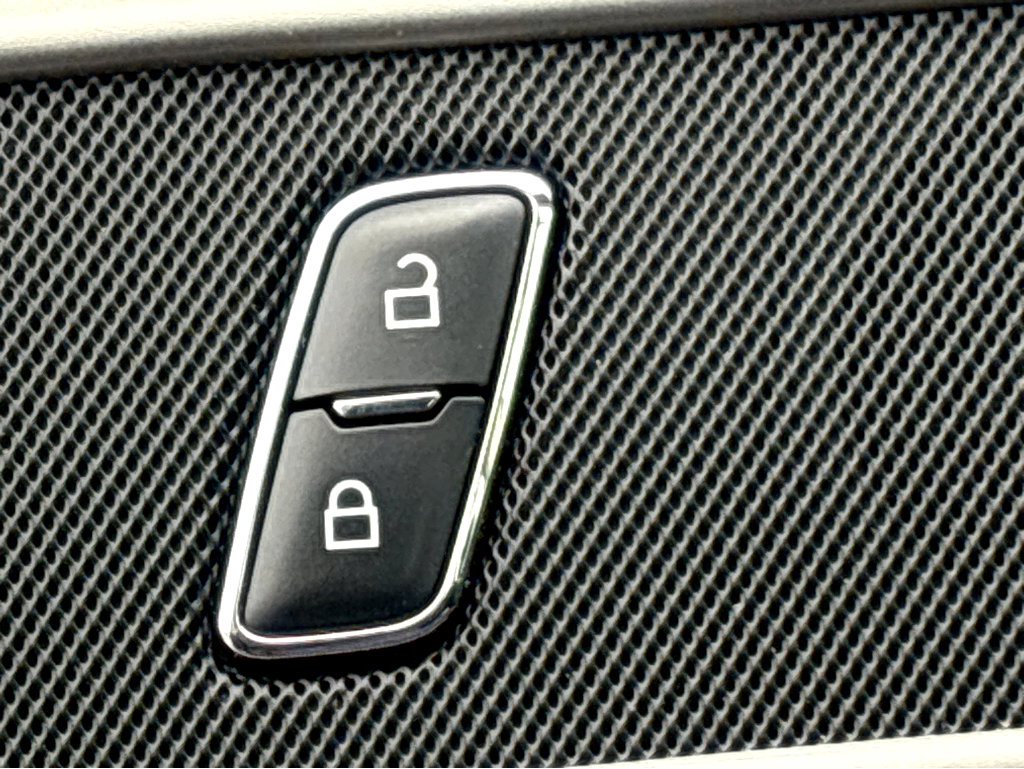 Used 2020 Ford Explorer XLT w/ Comfort Package image 34