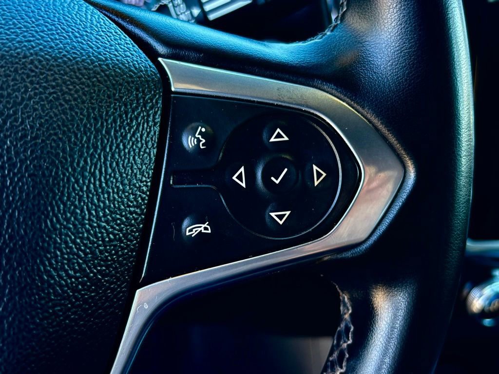 Used 2023 Chevrolet Traverse LT image 15