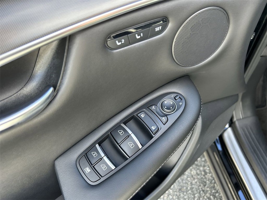 Certified 2023 INFINITI QX50 Luxe image 16