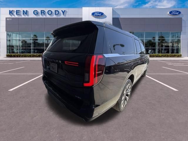 Used 2025 Ford Expedition Max Platinum w/ Driver's Package AWD/4WD image 5