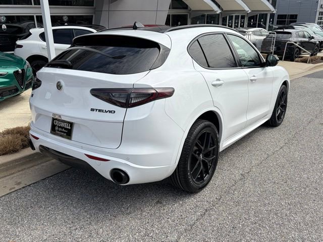Used 2021 Alfa Romeo Stelvio Ti Sport AWD/4WD image 5