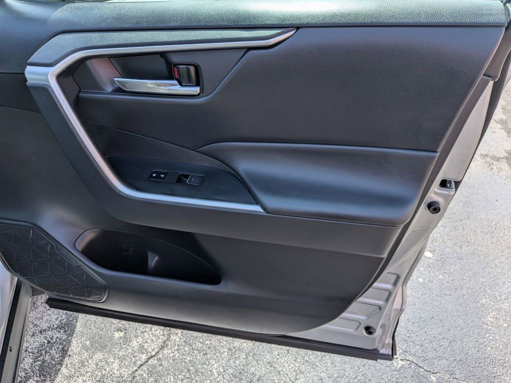 Used 2024 Toyota RAV4 XLE image 27