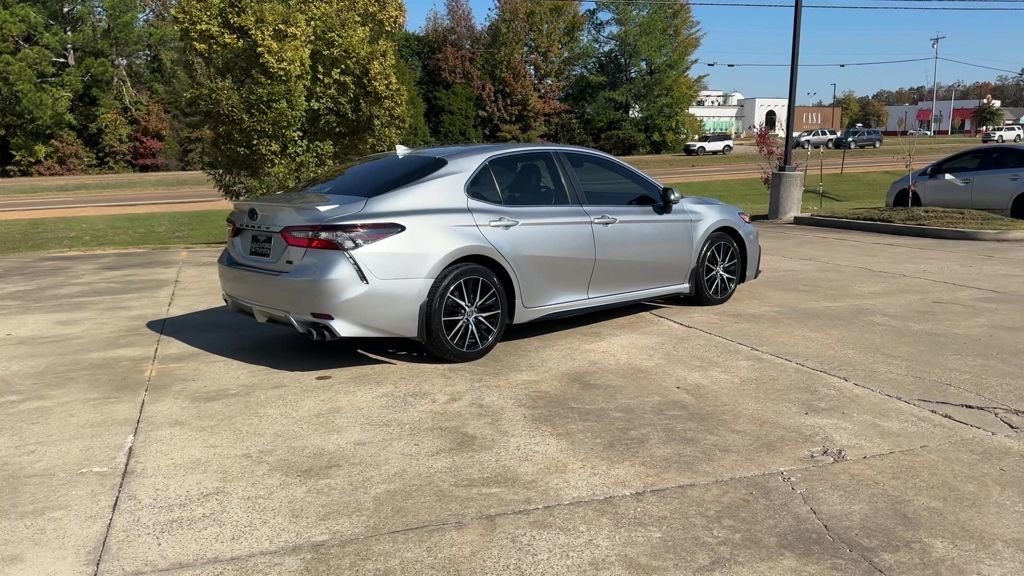 Used 2023 Toyota Camry SE w/ Convenience Package image 6