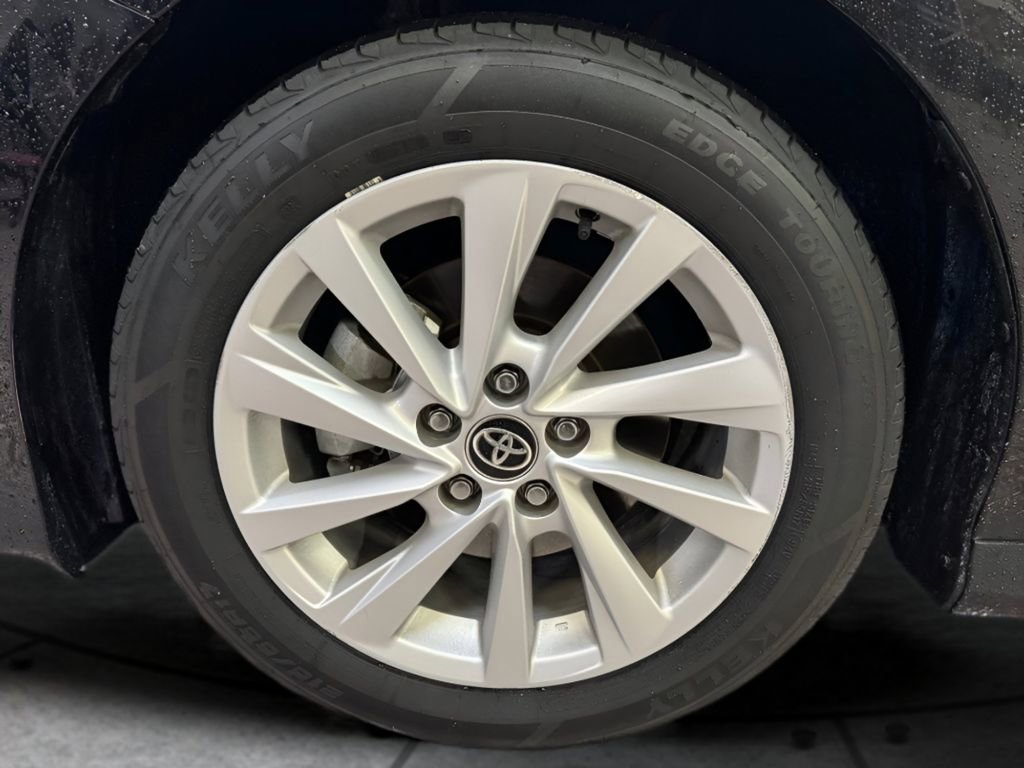 Used 2022 Toyota Camry LE image 27