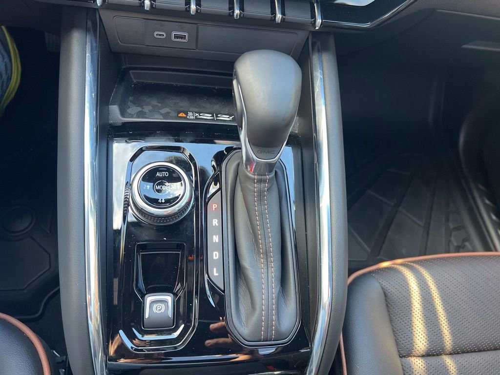 Used 2025 GMC Canyon AT4 w/ Technology Plus Package AWD/4WD image 63