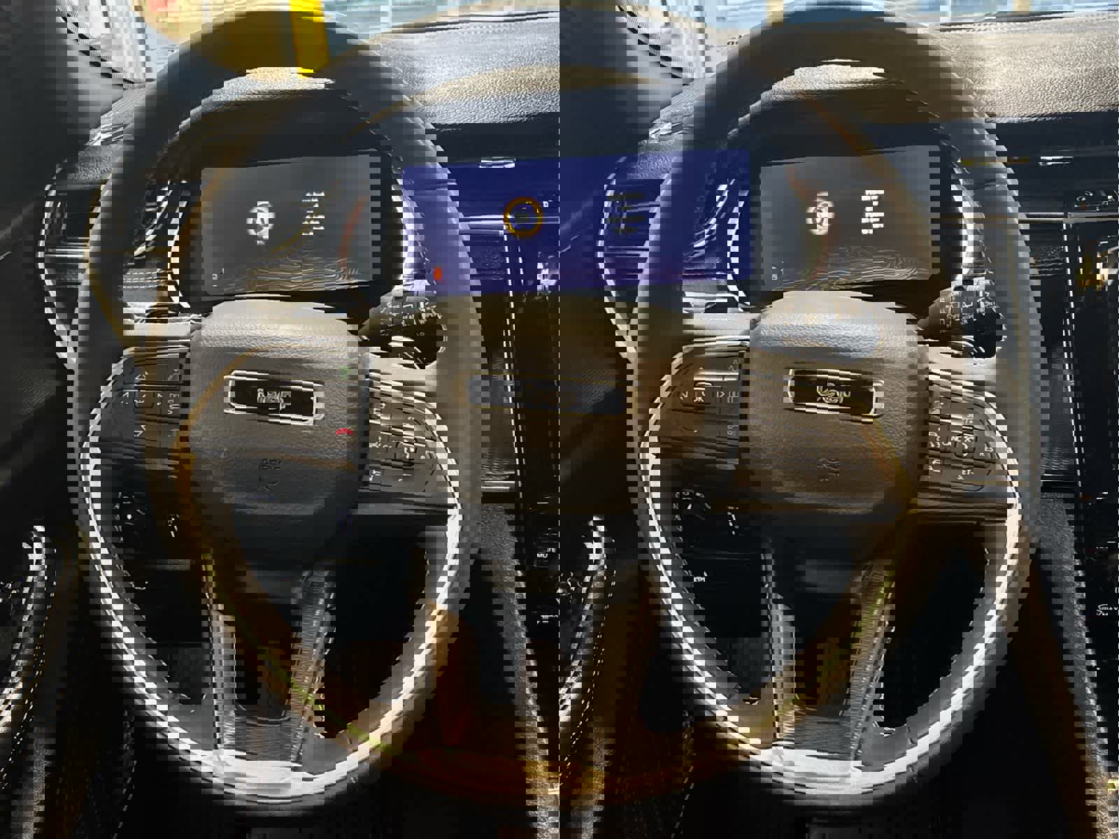 Used 2023 Jeep Grand Cherokee L Laredo image 10