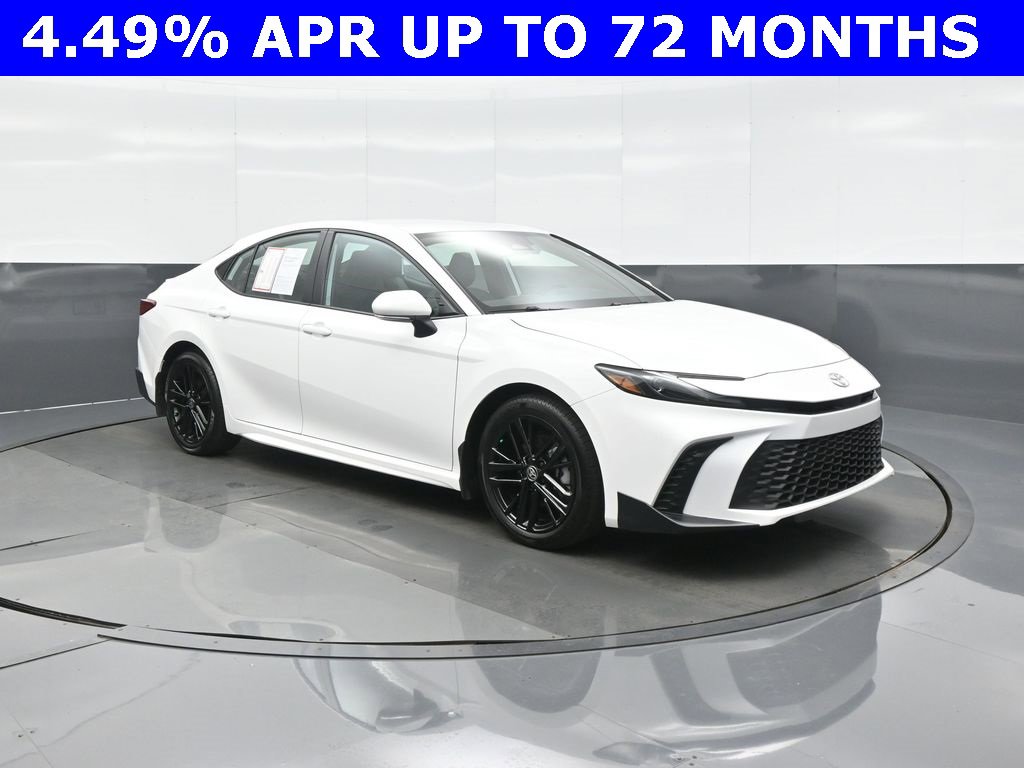 Certified 2025 Toyota Camry SE image 1