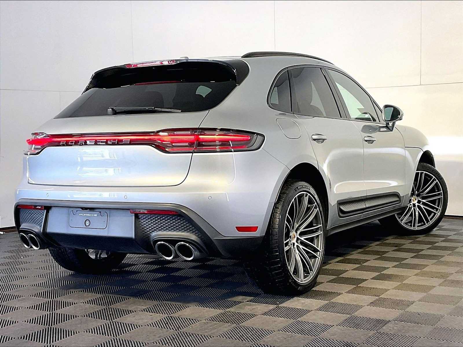 Certified 2026 Porsche Macan AWD/4WD image 7