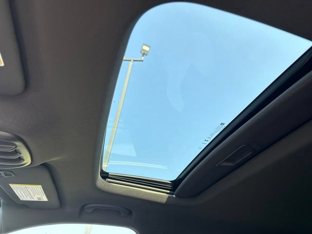 New 2026 Chevrolet Trax RS w/ Sunroof Package FWD image 33