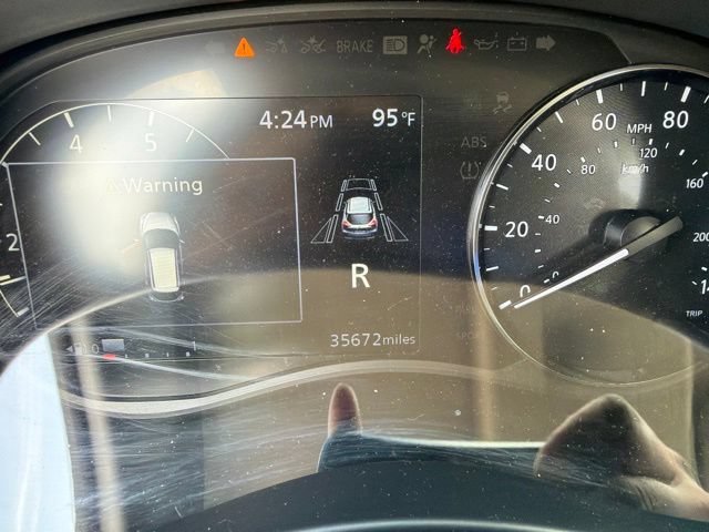 Used 2022 Nissan Kicks SR w/ Premium Package FWD image 18