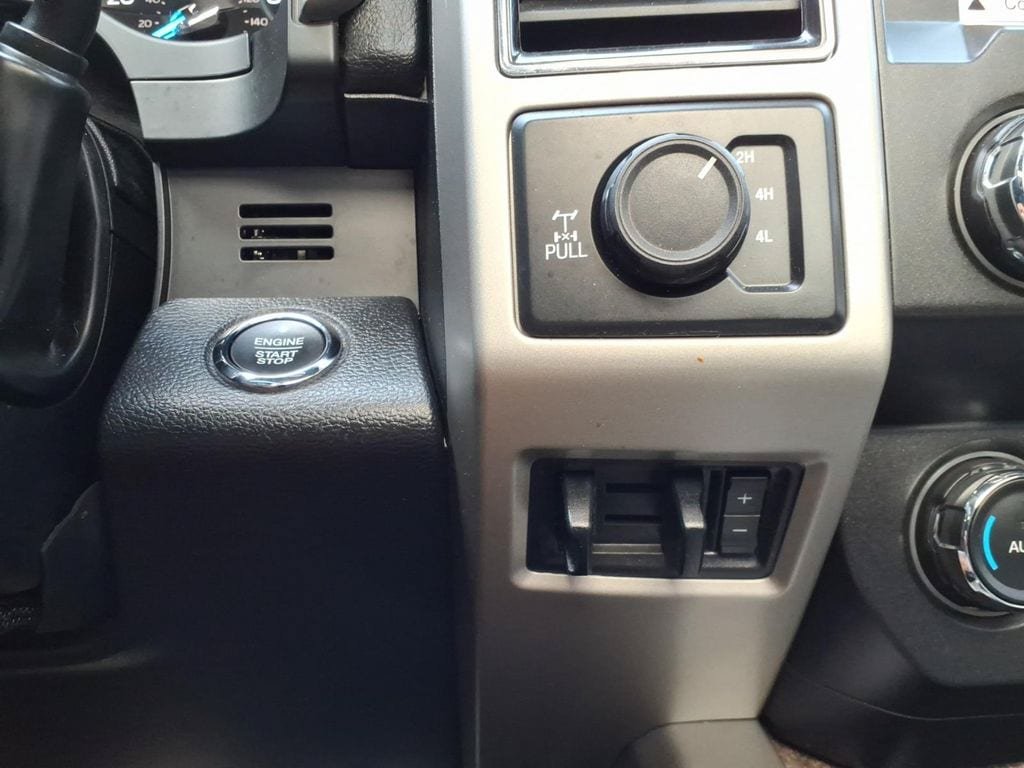 Used 2019 Ford F250 Lariat w/ Lariat Ultimate Package AWD/4WD image 25