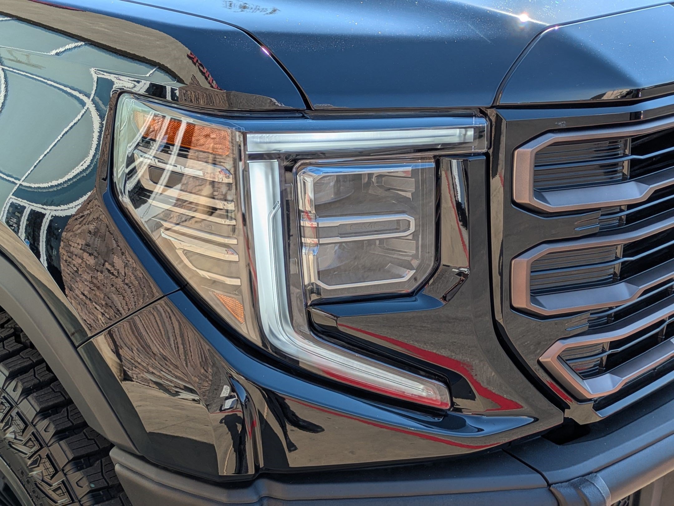 Used 2026 GMC Sierra 1500 AT4X w/ LPO, Black Badging Package AWD/4WD image 11