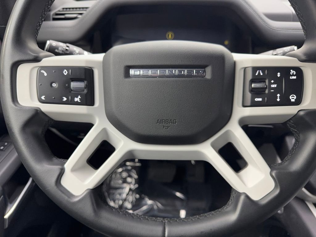 Used 2025 Land Rover Defender 110 S image 55