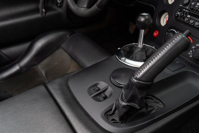 Used 2004 Dodge Viper SRT-10 RWD image 69