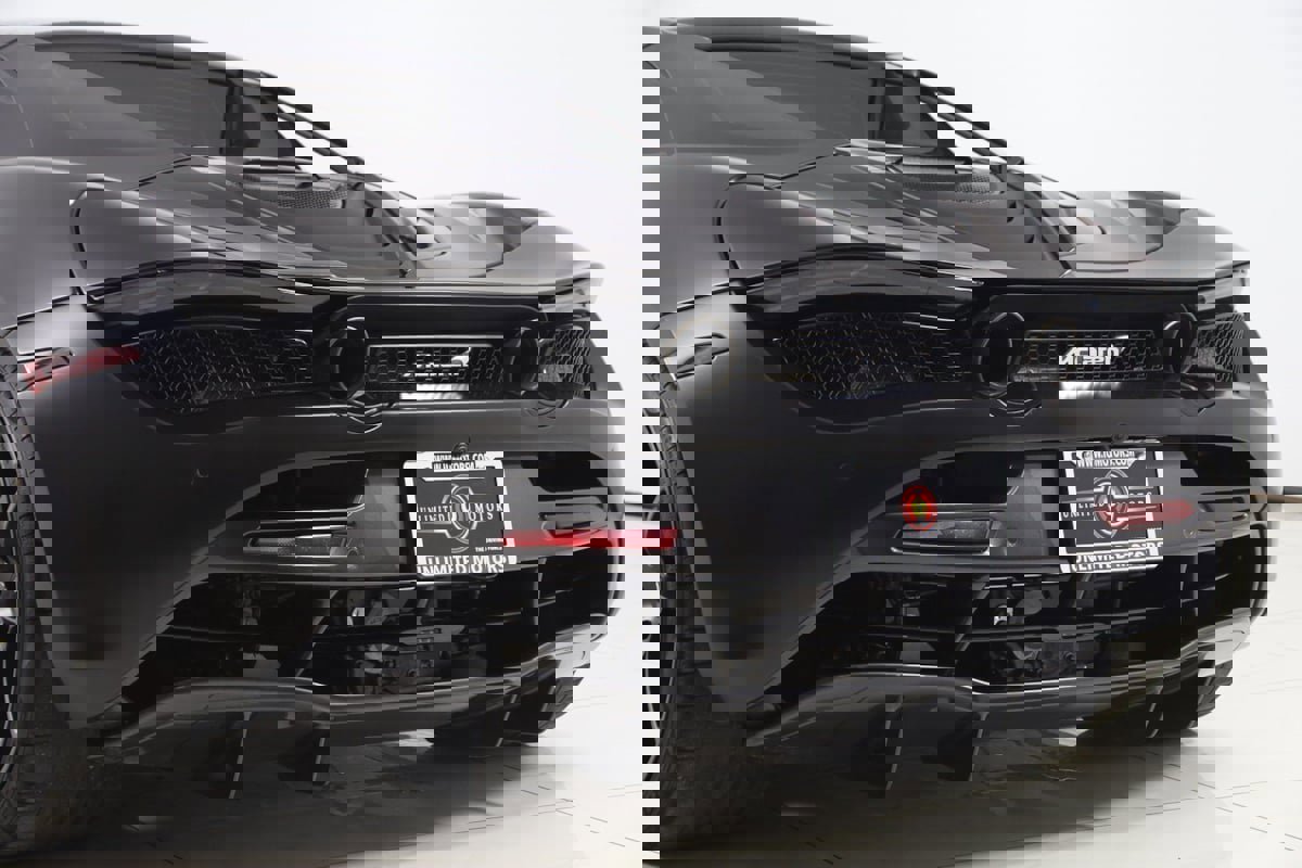 Used 2022 McLaren 720S Performance image 32