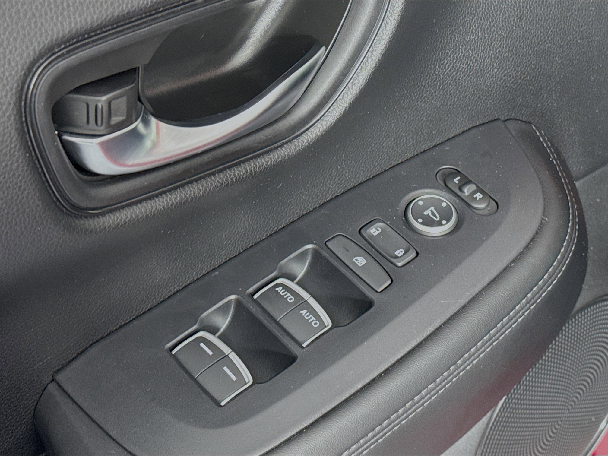 Certified 2024 Honda HR-V EX-L image 17