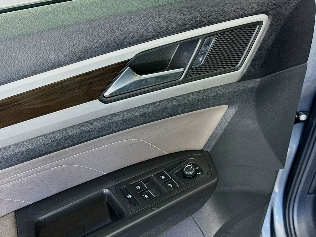 Used 2022 Volkswagen Atlas SE w/ Panoramic Sunroof Package image 17