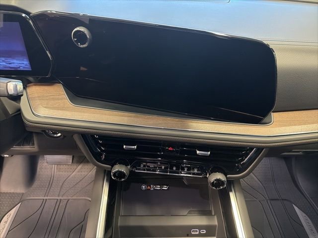 Used 2025 Chevrolet Tahoe High Country image 23