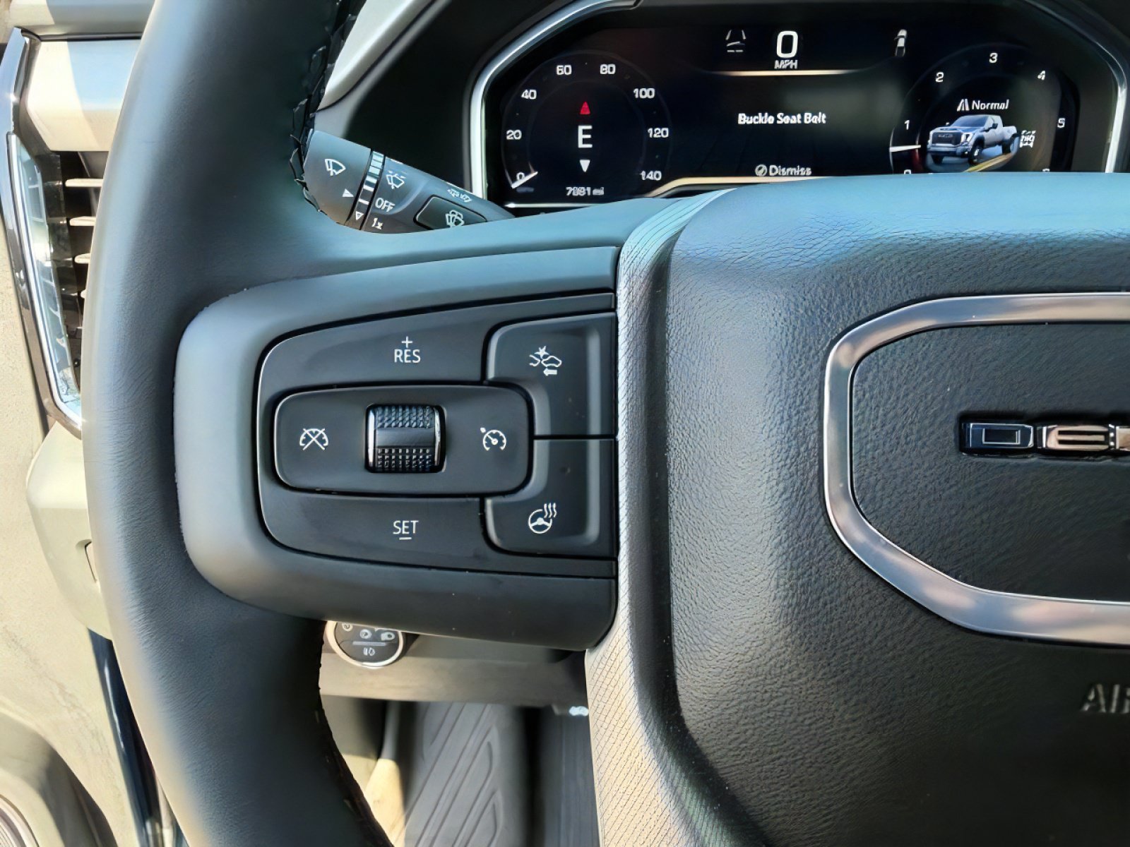Used 2024 GMC Sierra 3500 Denali w/ Technology Package AWD/4WD image 34