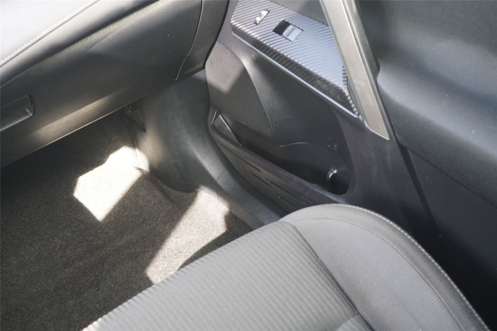 Used 2015 Toyota RAV4 XLE FWD image 26