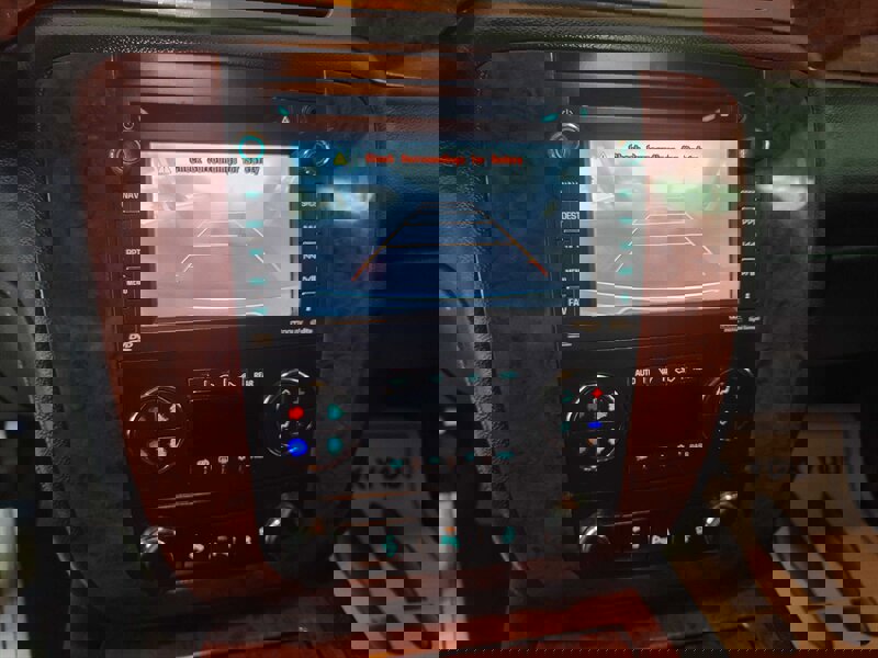 Used 2013 Chevrolet Suburban LTZ image 32