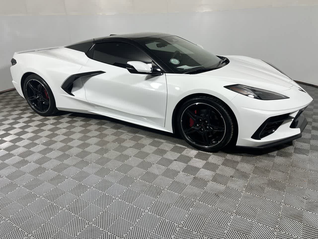 Used 2024 Chevrolet Corvette Stingray Convertible w/ 1LT RWD image 2