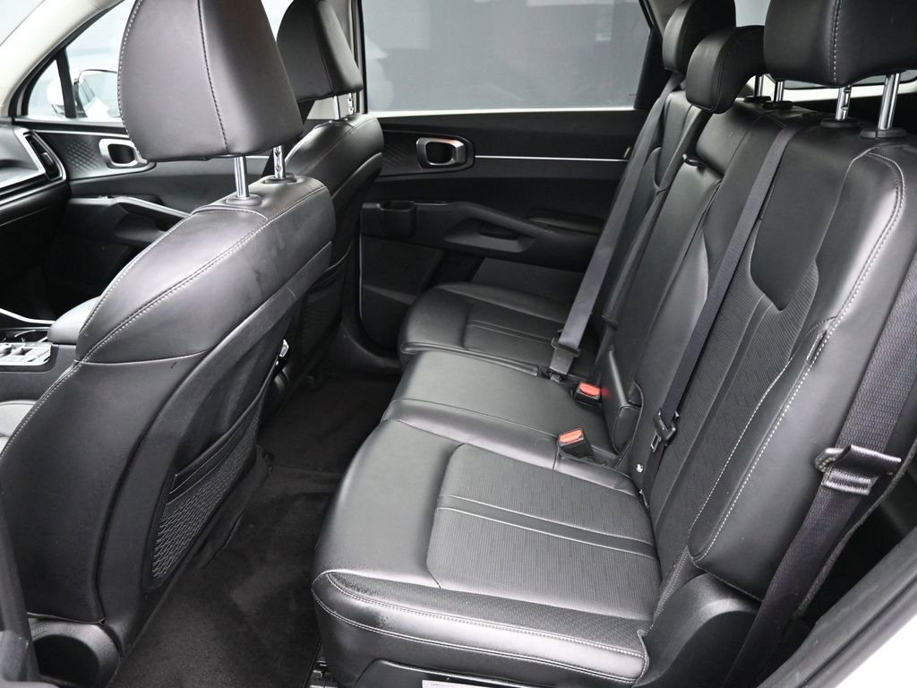 Used 2024 Kia Sorento S FWD image 12