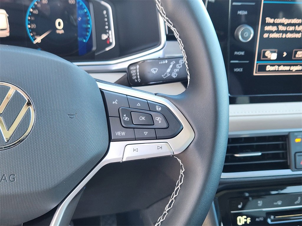 New 2026 Volkswagen Taos SEL image 9