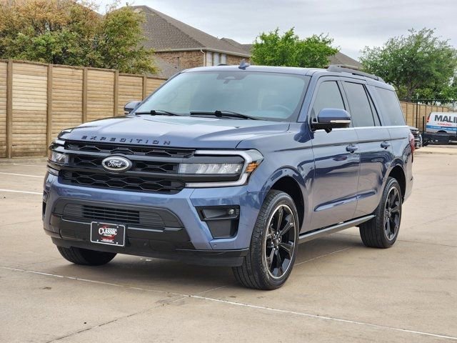 Used 2023 Ford Expedition Limited image 12