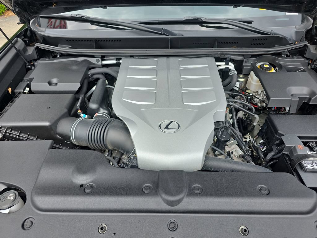 Used 2021 Lexus GX 460 Luxury w/ Accessory Package AWD/4WD image 31