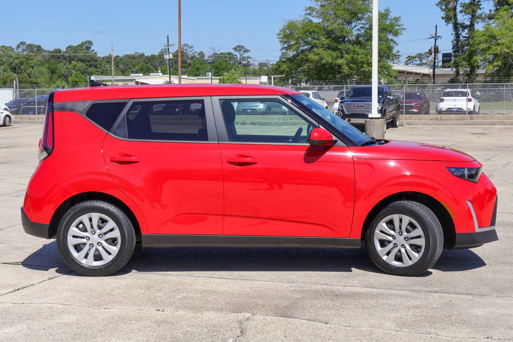 Used 2024 Kia Soul LX image 4