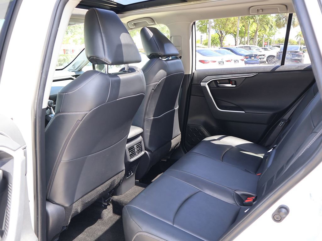 Used 2019 Toyota RAV4 Limited w/ Advanced Technology Package AWD/4WD image 32