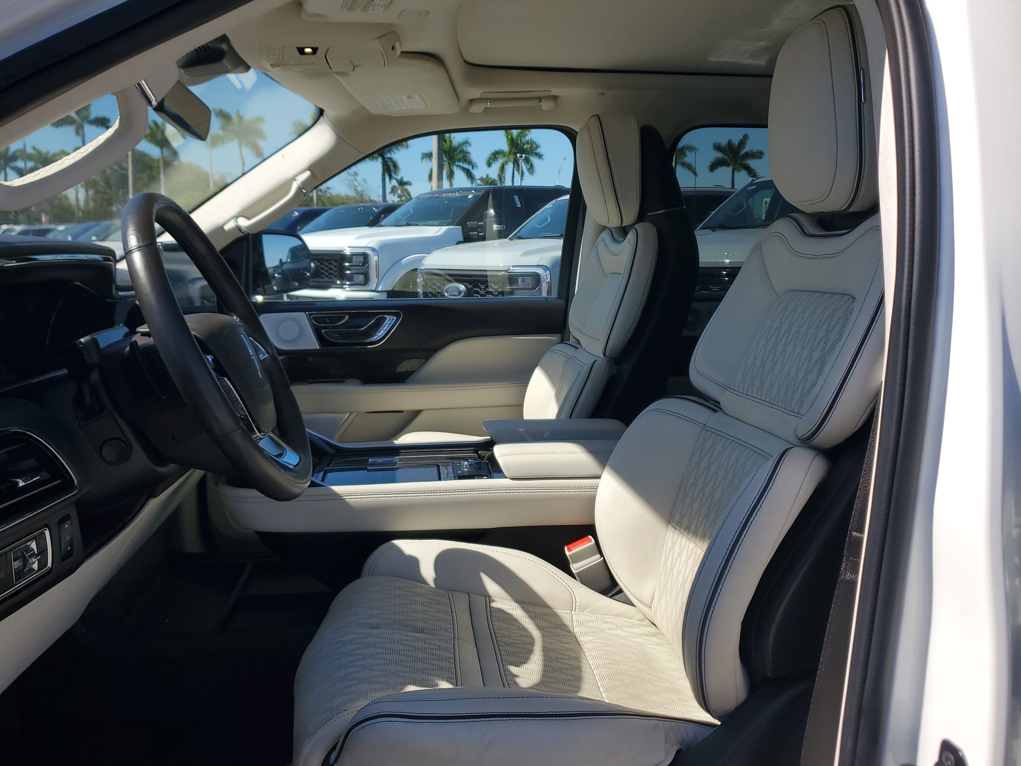 Used 2024 Lincoln Navigator Black Label image 16