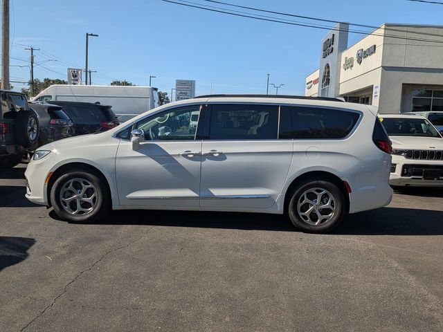Certified 2022 Chrysler Pacifica Limited AWD/4WD image 6