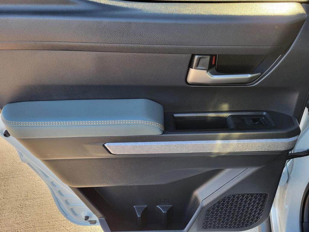 Used 2025 Toyota Tacoma 4x4 Double Cab Hybrid image 13