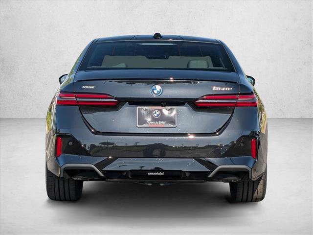 New 2026 BMW 550e xDrive w/ Premium Package AWD/4WD image 8