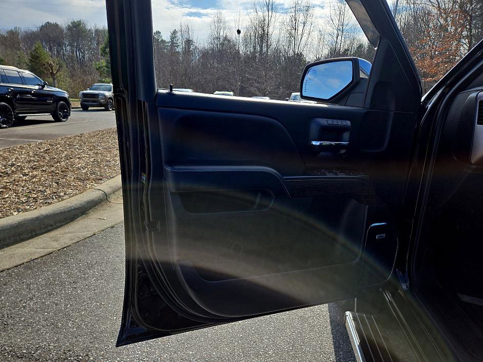 Used 2018 GMC Sierra 1500 Denali w/ Denali Ultimate Package image 9