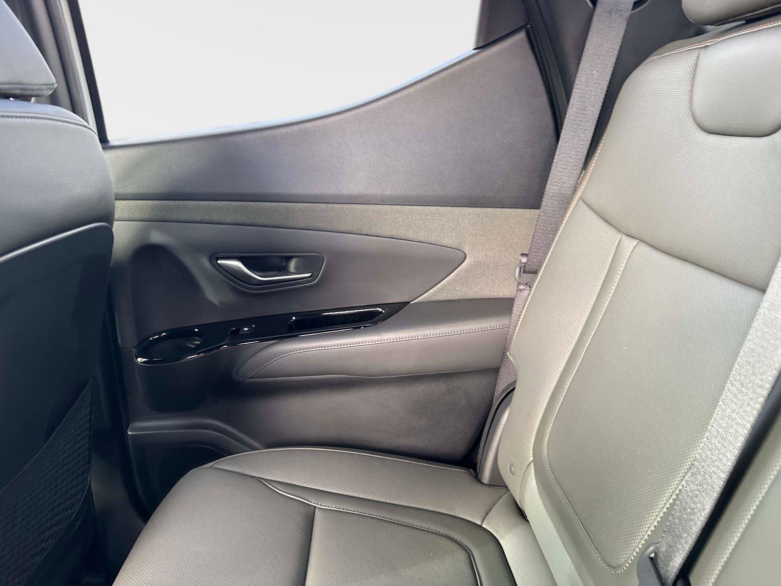 Used 2024 Hyundai Santa Cruz Limited image 15