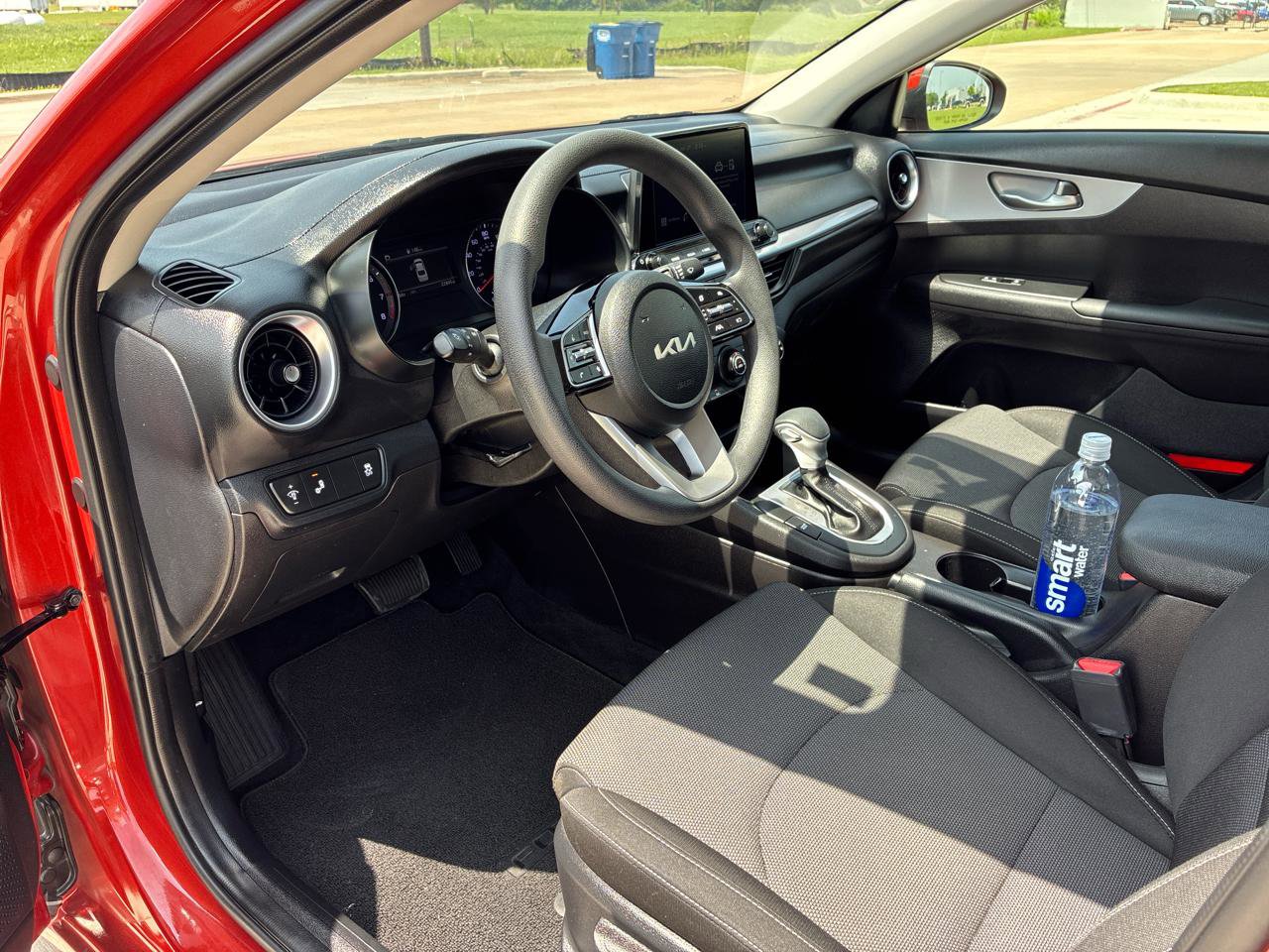 Used 2022 Kia Forte LXS w/ LXS Technology Package FWD image 16