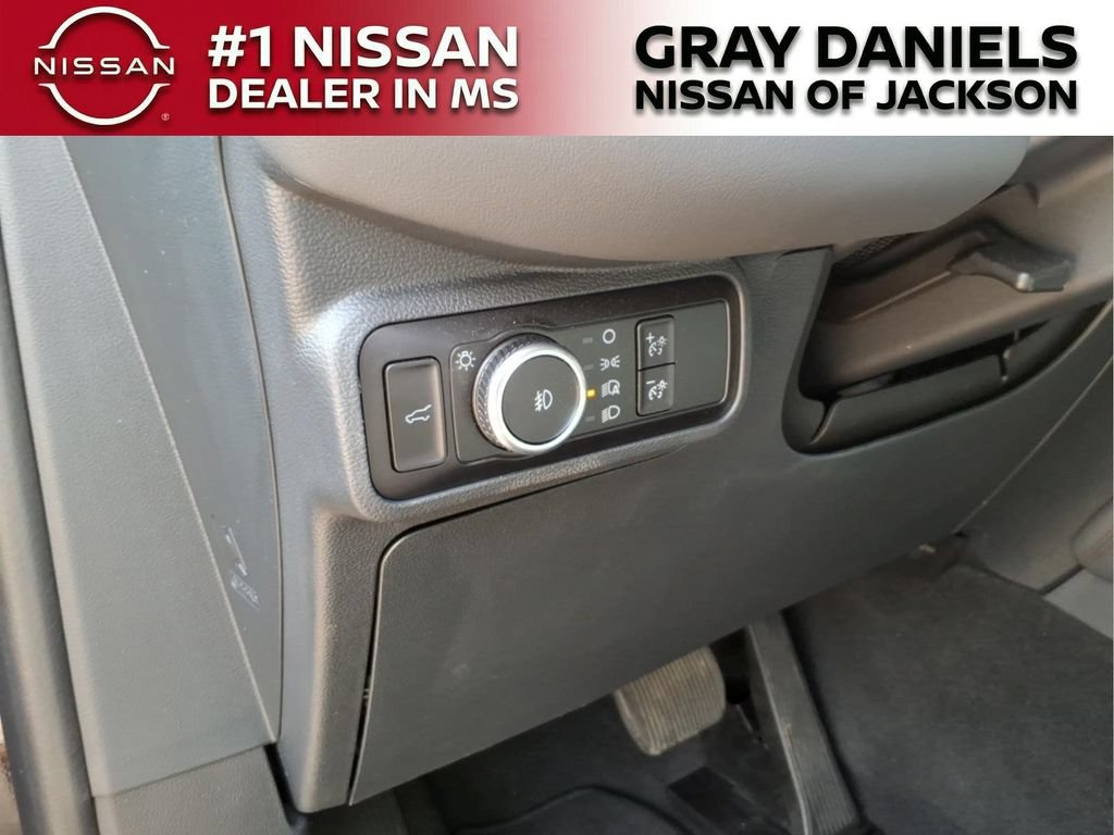 Used 2025 Ford Explorer Active w/ Active Comfort Package RWD image 13