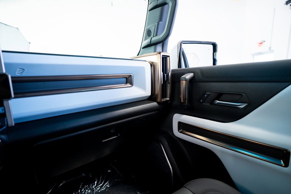 Used 2024 GMC Hummer EV 3X w/ Omega Edition image 47