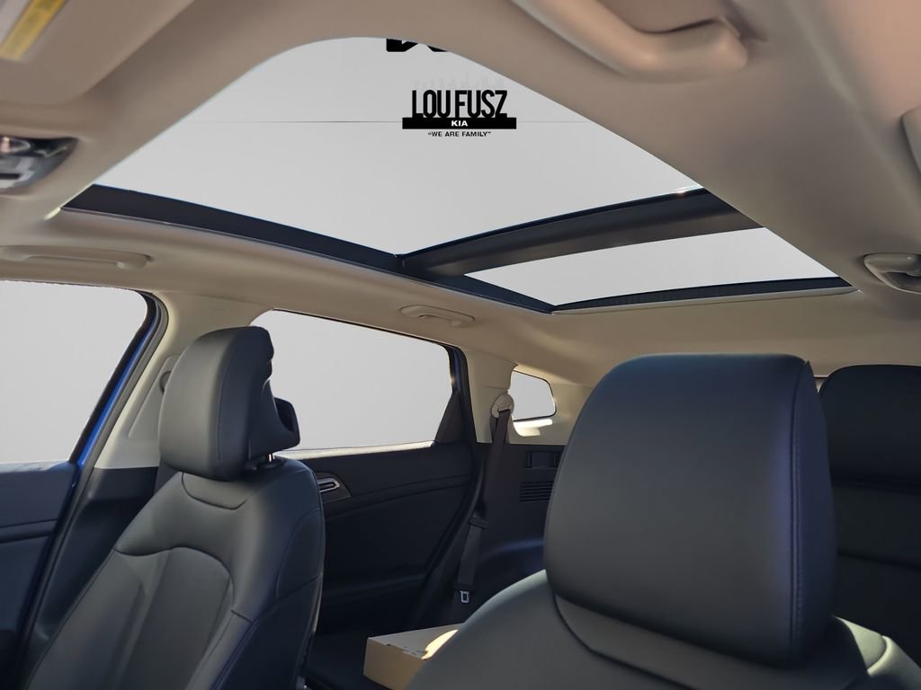 New 2026 Kia Sportage EX w/ EX Panorama Roof Package image 6